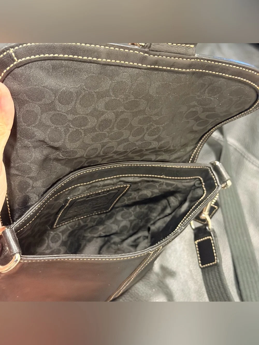 Vintage Coach Soho Black Leather Crossbody With Front Flap Y2K